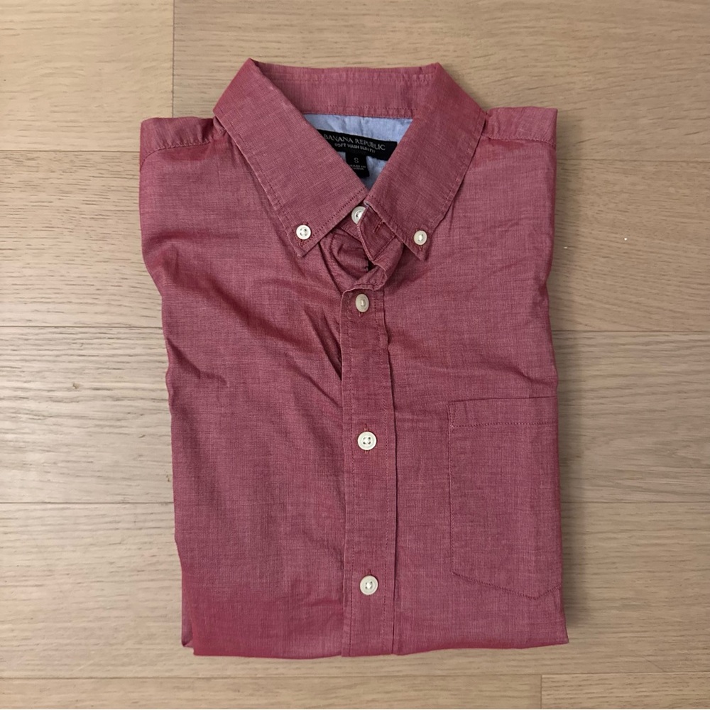 Banana Republic Men's Casual Burgundy Button-Down Shirt